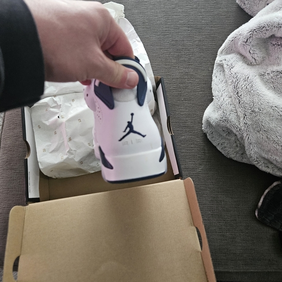 Men's size 8 Retro Jordan 6 Midnight Navy - Picture 2 of 5